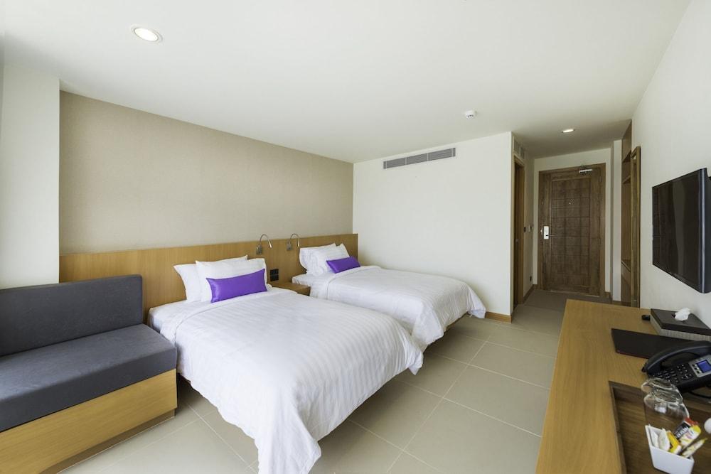 The Lunar Patong Phuket Ngoại thất bức ảnh